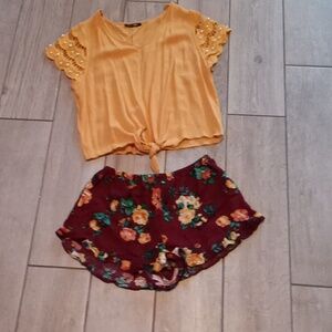 Women's Mustard Top with Lace Sleeves